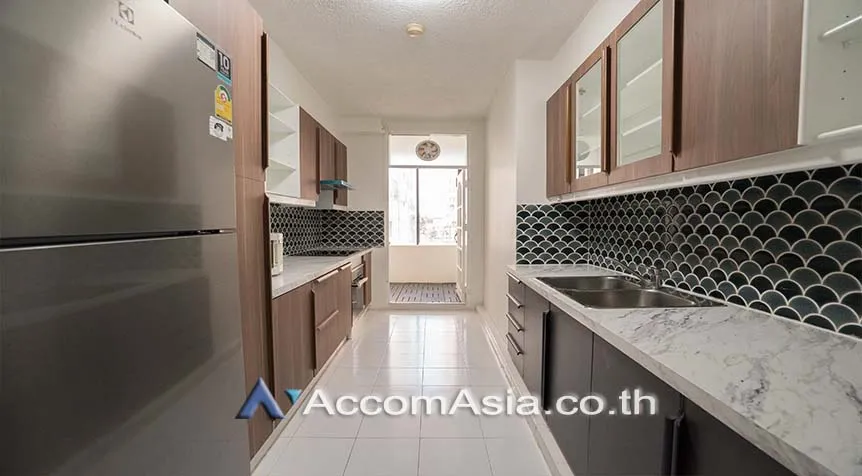 unitPet friendly |  3 Bedrooms  Apartment For Rent in Ploenchit, Bangkok  near BTS Chitlom (AA28013)