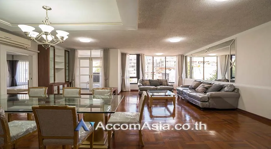 unitPet friendly |  3 Bedrooms  Apartment For Rent in Ploenchit, Bangkok  near BTS Chitlom (AA28013)