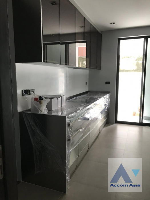 8  4 br House for rent and sale in Ramkhamhaeng ,Bangkok MRT Si Kritha at Baan Issara Rama 9 AA28032