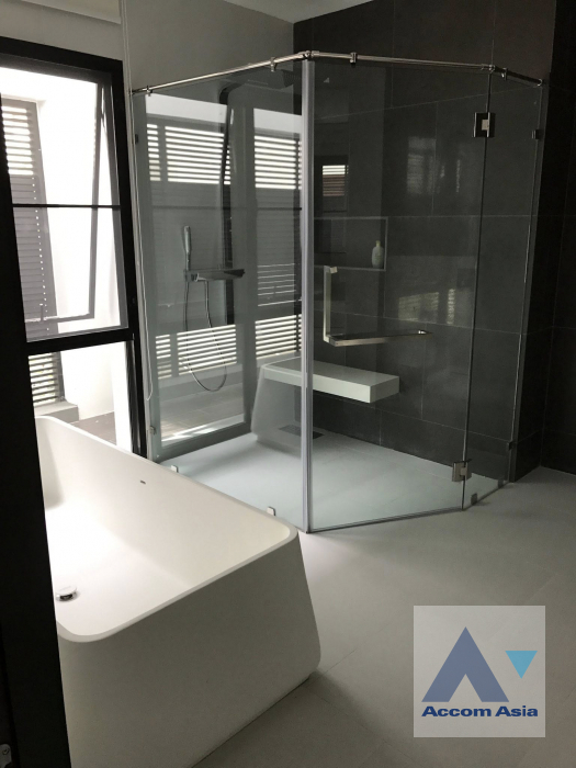9  4 br House for rent and sale in Ramkhamhaeng ,Bangkok MRT Si Kritha at Baan Issara Rama 9 AA28032