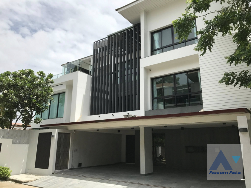  2  4 br House for rent and sale in Ramkhamhaeng ,Bangkok MRT Si Kritha at Baan Issara Rama 9 AA28032