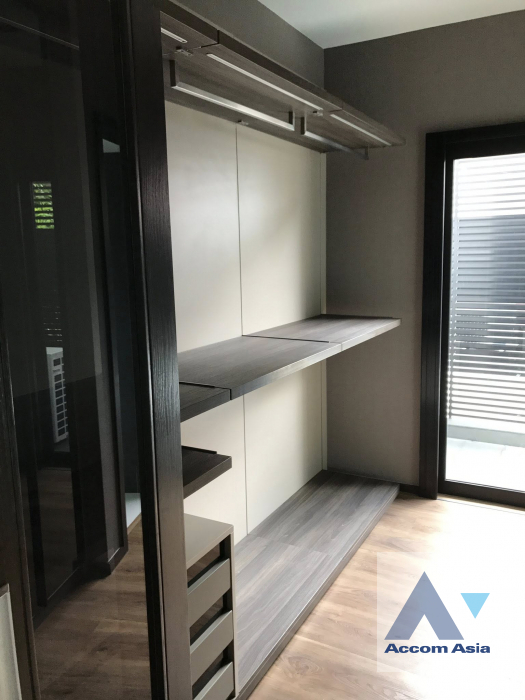 13  4 br House for rent and sale in Ramkhamhaeng ,Bangkok MRT Si Kritha at Baan Issara Rama 9 AA28032