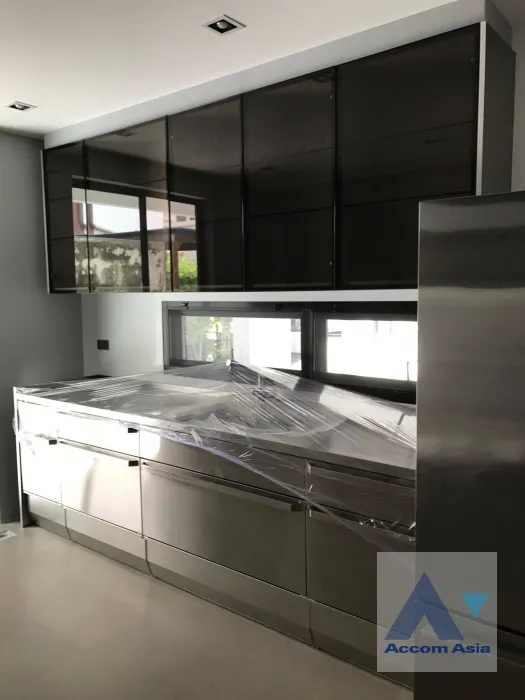14  4 br House for rent and sale in Ramkhamhaeng ,Bangkok MRT Si Kritha at Baan Issara Rama 9 AA28032
