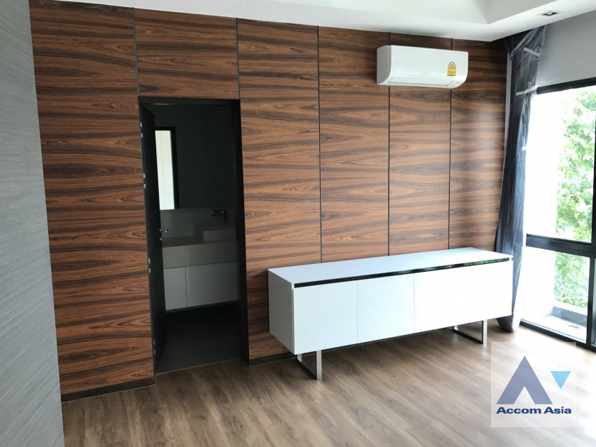 15  4 br House for rent and sale in Ramkhamhaeng ,Bangkok MRT Si Kritha at Baan Issara Rama 9 AA28032