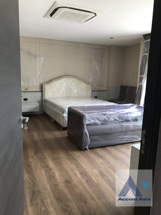 6  4 br House for rent and sale in Ramkhamhaeng ,Bangkok MRT Si Kritha at Baan Issara Rama 9 AA28032