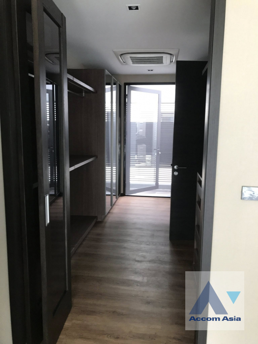 17  4 br House for rent and sale in Ramkhamhaeng ,Bangkok MRT Si Kritha at Baan Issara Rama 9 AA28032