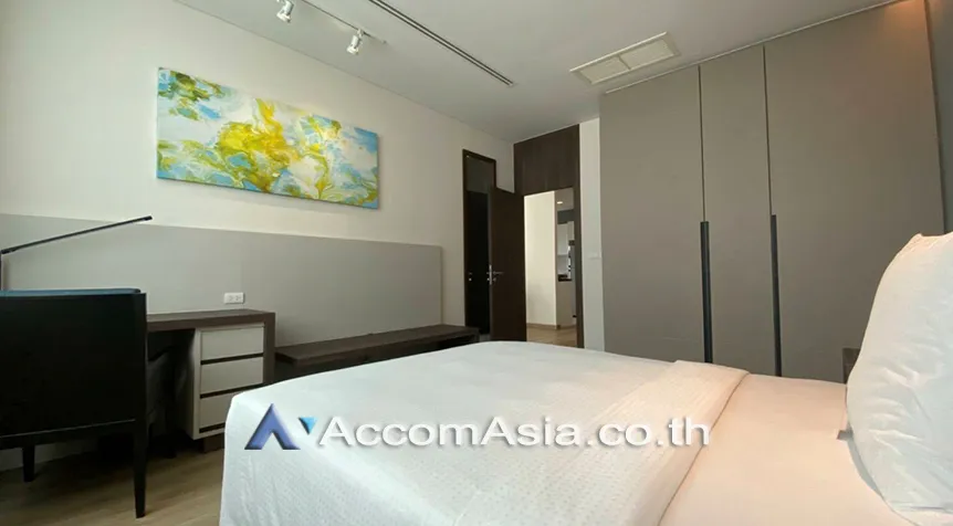 unit 2 Bedrooms  Apartment For Rent in Sukhumvit, Bangkok  near BTS Ploenchit (AA28033)