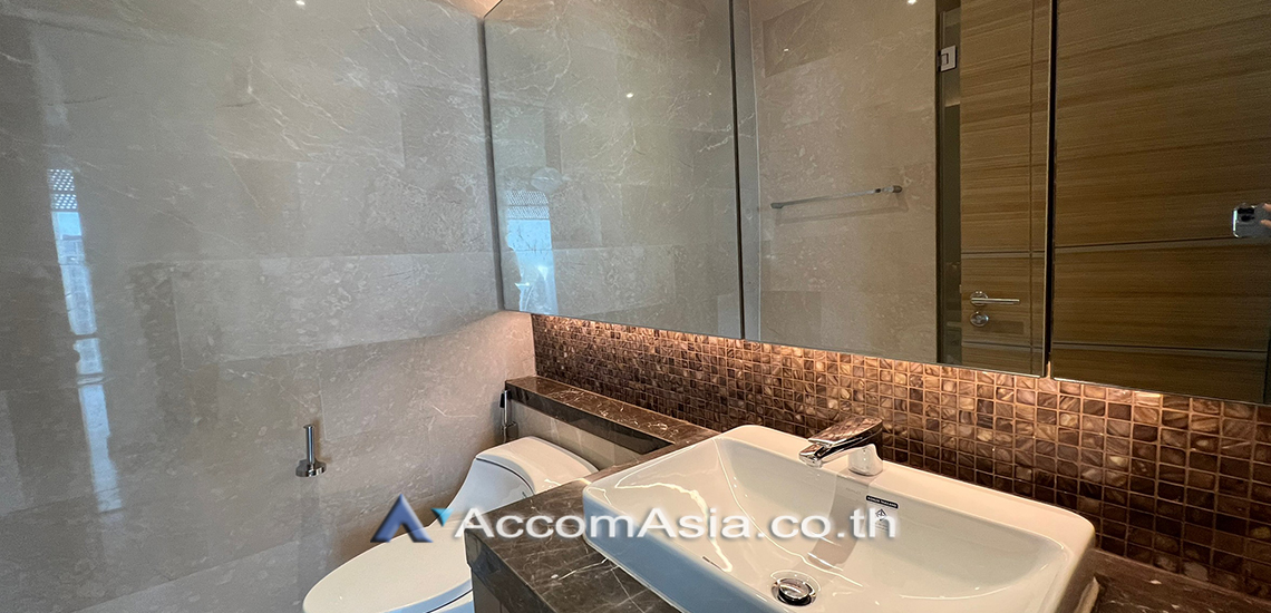 14  2 br Condominium For Rent in Ploenchit ,Bangkok BTS Ratchadamri at Magnolias Ratchadamri Boulevard AA28048