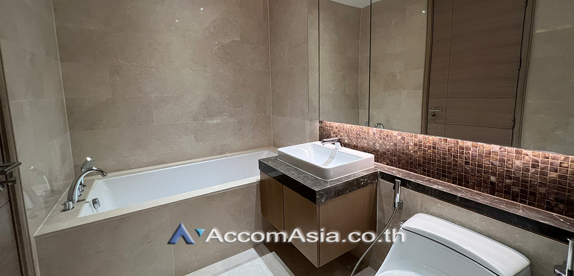 13  2 br Condominium For Rent in Ploenchit ,Bangkok BTS Ratchadamri at Magnolias Ratchadamri Boulevard AA28048