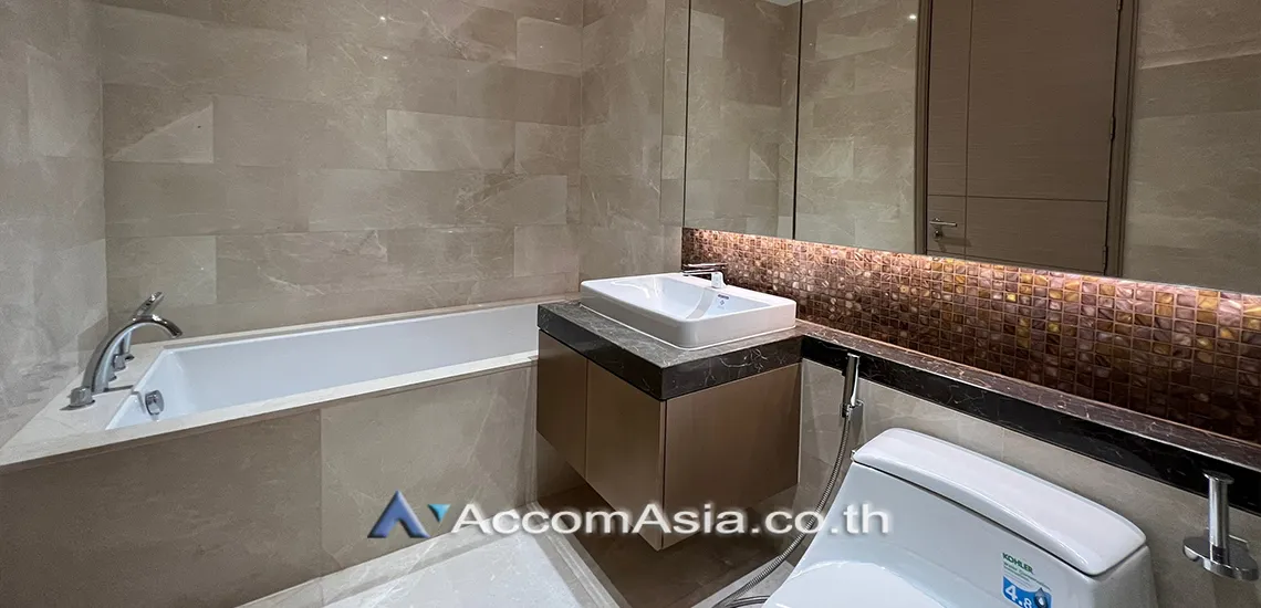 12  2 br Condominium For Rent in Ploenchit ,Bangkok BTS Ratchadamri at Magnolias Ratchadamri Boulevard AA28049
