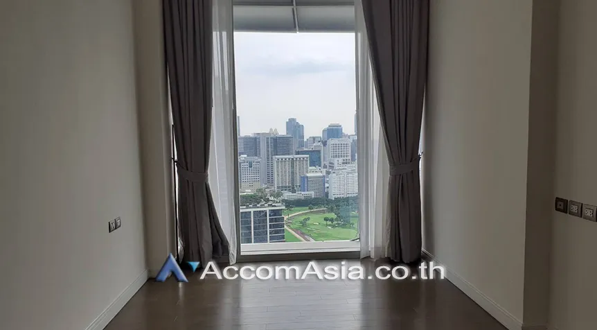 unit 2 Bedrooms  Condominium For Rent in Ploenchit, Bangkok  near BTS Ratchadamri (AA28052)