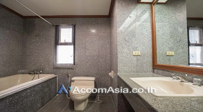 11  3 br Apartment For Rent in Sukhumvit ,Bangkok MRT Sukhumvit - BTS Asok at Perfect Apartment for Big Family, Prime Location Near Main Street AA28069