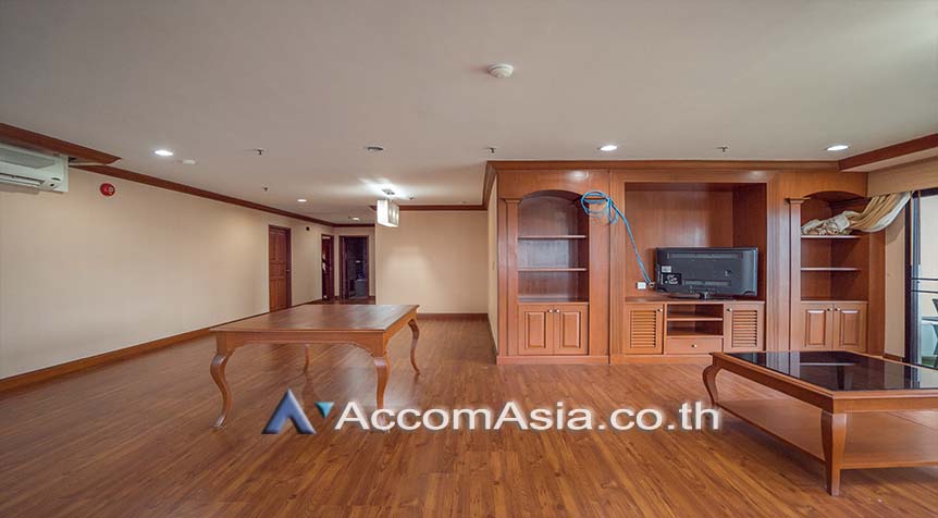  1  3 br Apartment For Rent in Sukhumvit ,Bangkok MRT Sukhumvit - BTS Asok at Perfect Apartment for Big Family, Prime Location Near Main Street AA28069