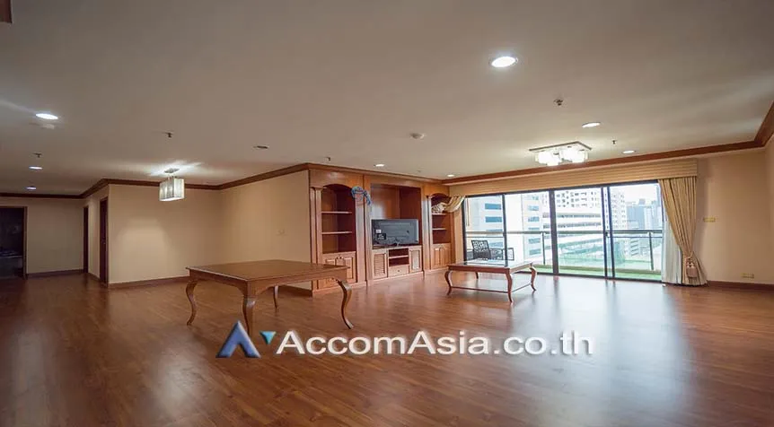  1  3 br Apartment For Rent in Sukhumvit ,Bangkok MRT Sukhumvit - BTS Asok at Perfect Apartment for Big Family, Prime Location Near Main Street AA28069
