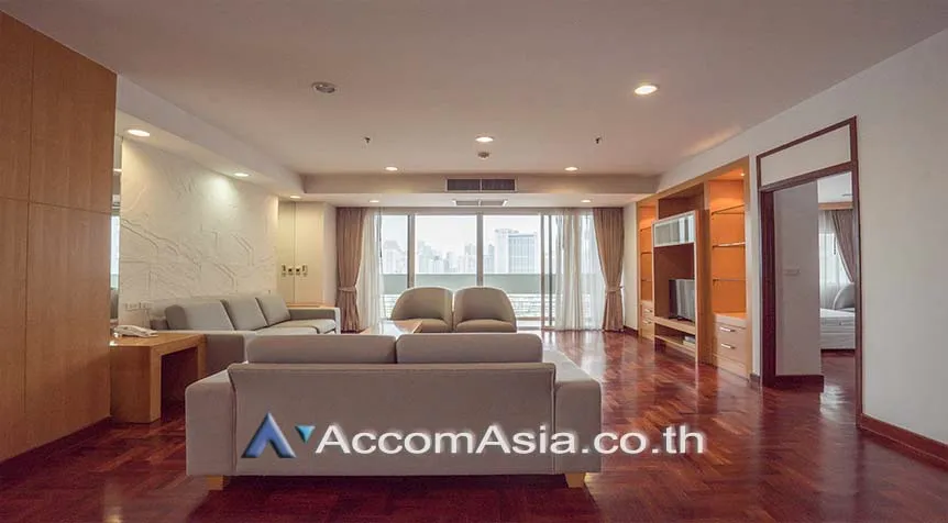 unit 3 Bedrooms  Apartment For Rent & Sale in Sukhumvit, Bangkok  near BTS Phrom Phong (AA28079)