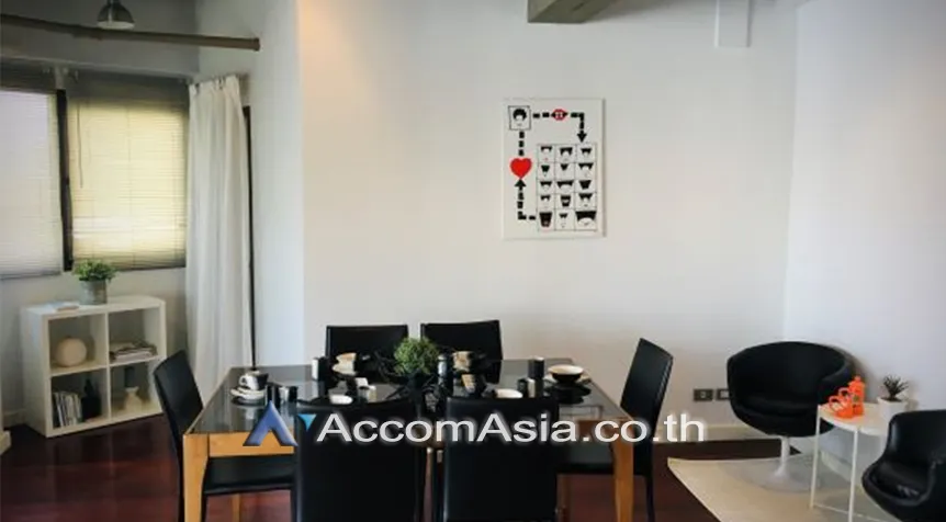 unit 2 Bedrooms  Condominium For Rent in Sukhumvit, Bangkok  near BTS Ekkamai (AA28112)