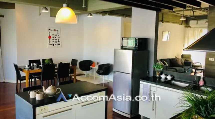 unit 2 Bedrooms  Condominium For Rent in Sukhumvit, Bangkok  near BTS Ekkamai (AA28112)