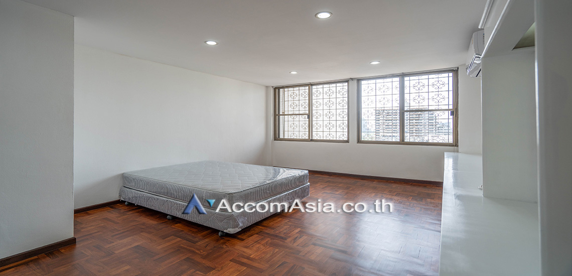 12  4 br Apartment For Rent in Sukhumvit ,Bangkok MRT Sukhumvit - BTS Asok at Spacious space with a cozy AA28122