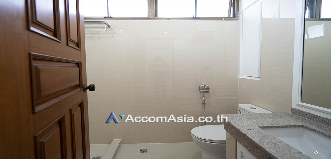 17  4 br Apartment For Rent in Sukhumvit ,Bangkok MRT Sukhumvit - BTS Asok at Spacious space with a cozy AA28122