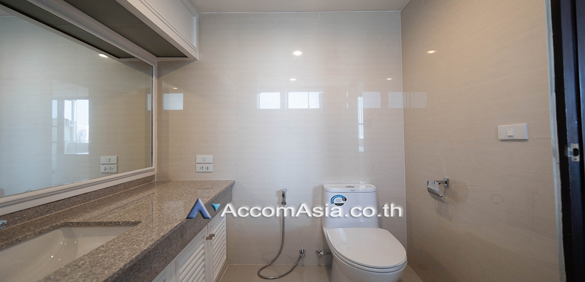 18  4 br Apartment For Rent in Sukhumvit ,Bangkok MRT Sukhumvit - BTS Asok at Spacious space with a cozy AA28122