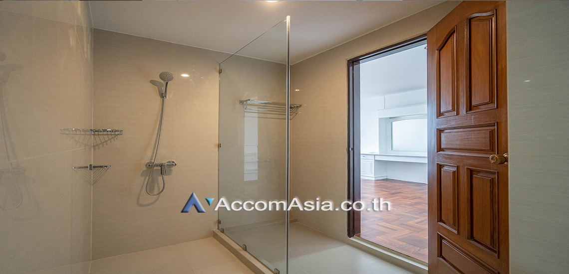 20  4 br Apartment For Rent in Sukhumvit ,Bangkok MRT Sukhumvit - BTS Asok at Spacious space with a cozy AA28122