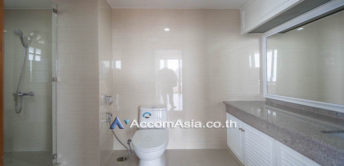 21  4 br Apartment For Rent in Sukhumvit ,Bangkok MRT Sukhumvit - BTS Asok at Spacious space with a cozy AA28122