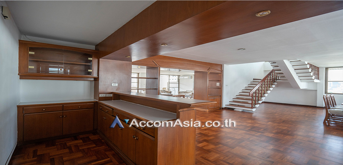 6  4 br Apartment For Rent in Sukhumvit ,Bangkok MRT Sukhumvit - BTS Asok at Spacious space with a cozy AA28122