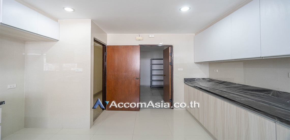 7  4 br Apartment For Rent in Sukhumvit ,Bangkok MRT Sukhumvit - BTS Asok at Spacious space with a cozy AA28122