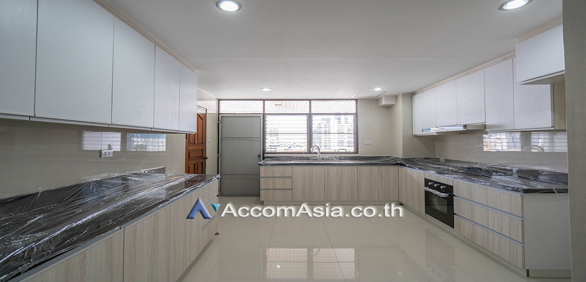 8  4 br Apartment For Rent in Sukhumvit ,Bangkok MRT Sukhumvit - BTS Asok at Spacious space with a cozy AA28122