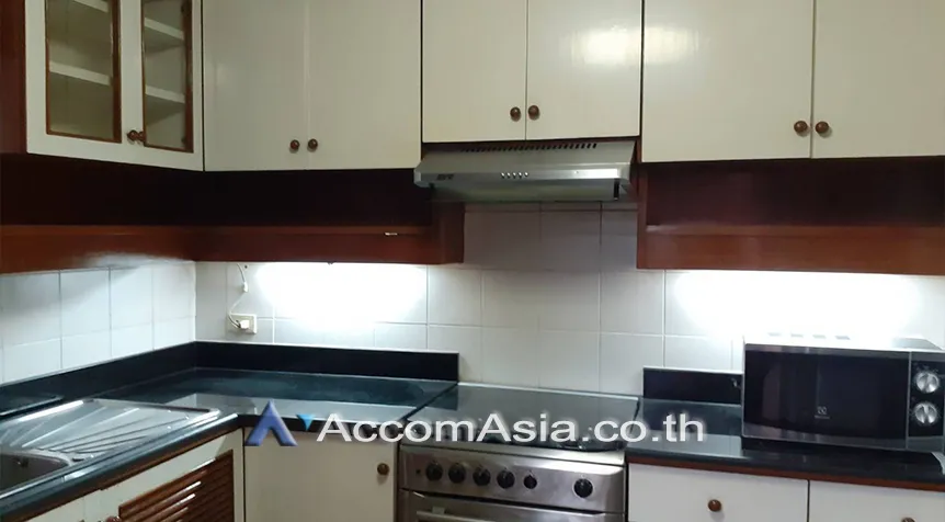 unit 3 Bedrooms  Apartment For Rent in Sukhumvit, Bangkok  near BTS Nana (AA28131)