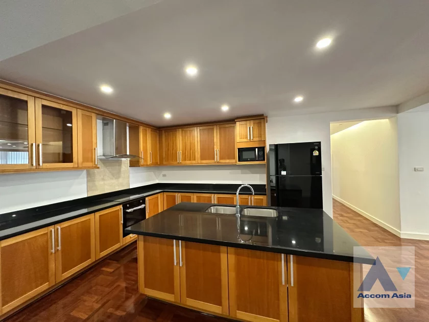 unit 3 Bedrooms  Condominium For Rent & Sale in Sukhumvit, Bangkok  near BTS Phrom Phong (24267)
