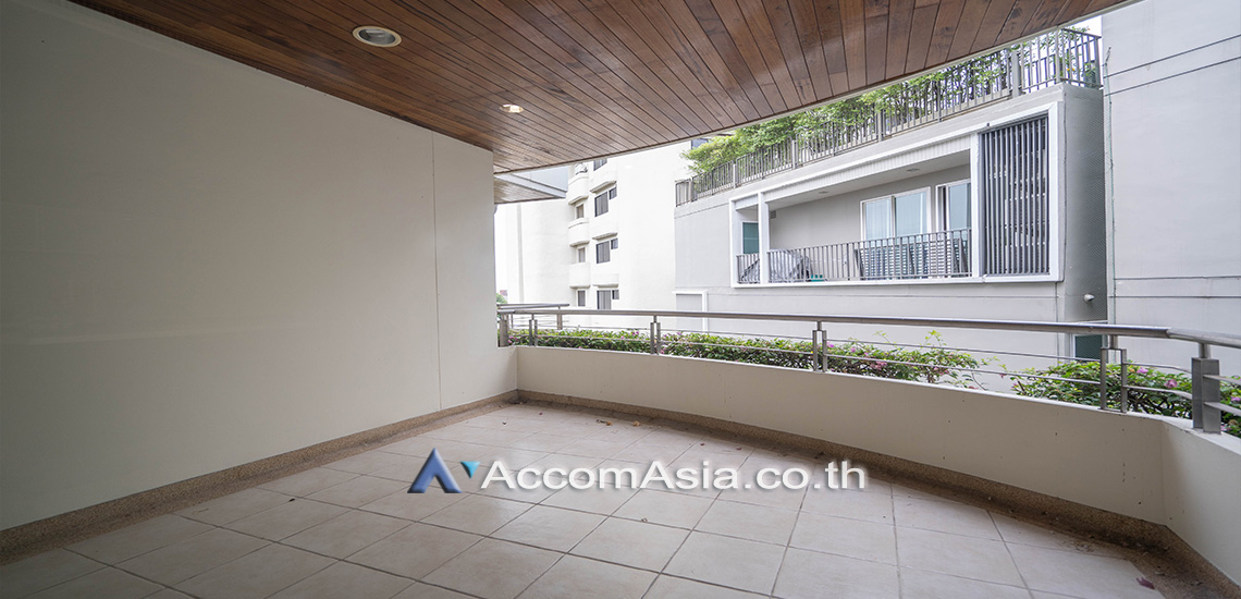 12  3 br Apartment for rent and sale in Sukhumvit ,Bangkok BTS Ekkamai at Low-rise Apartment, Only 1,000m to BTS AA28172