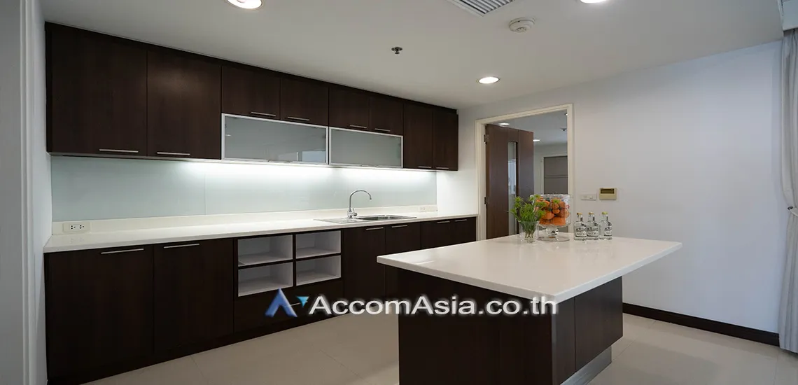 unit 3 Bedrooms  Apartment For Rent & Sale in Sukhumvit, Bangkok  near BTS Ekkamai (AA28172)