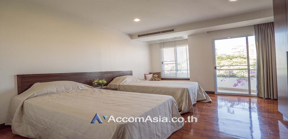 6  3 br Apartment For Rent in Sukhumvit ,Bangkok BTS Ekkamai at Low-rise Apartment, Only 1,000m to BTS AA28173