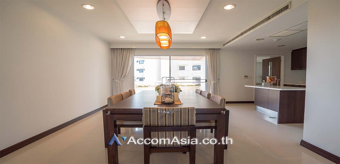  1  3 br Apartment For Rent in Sukhumvit ,Bangkok BTS Ekkamai at Low-rise Apartment, Only 1,000m to BTS AA28173