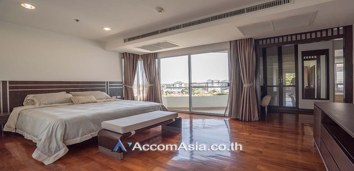 7  3 br Apartment For Rent in Sukhumvit ,Bangkok BTS Ekkamai at Low-rise Apartment, Only 1,000m to BTS AA28173