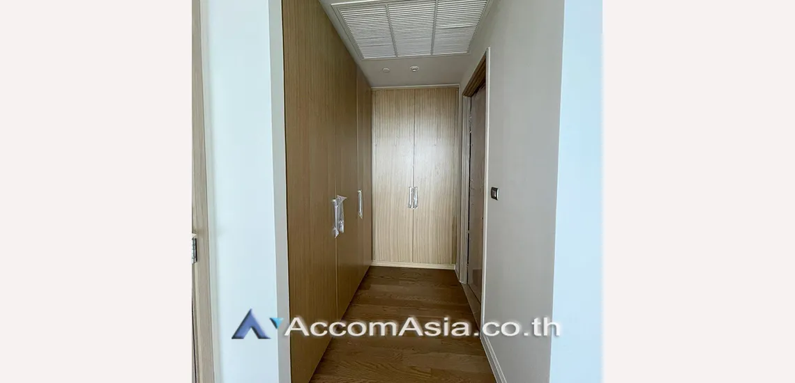 18  3 br Condominium For Sale in Charoen Nakhon ,Bangkok BTS Krung Thon Buri at Magnolias Waterfront Residences AA28177