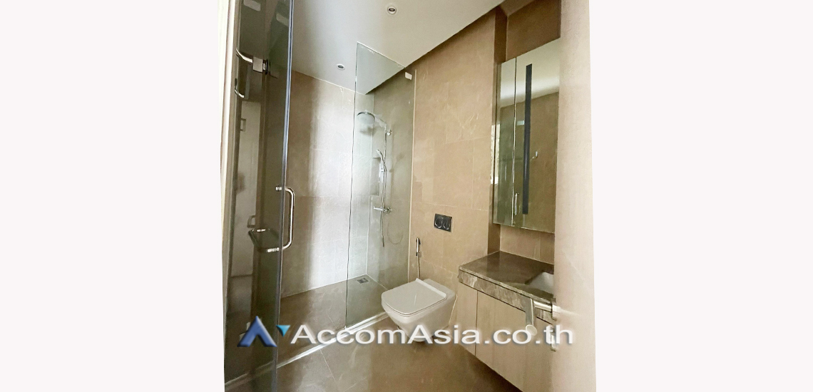15  3 br Condominium For Sale in Charoen Nakhon ,Bangkok BTS Krung Thon Buri at Magnolias Waterfront Residences AA28178