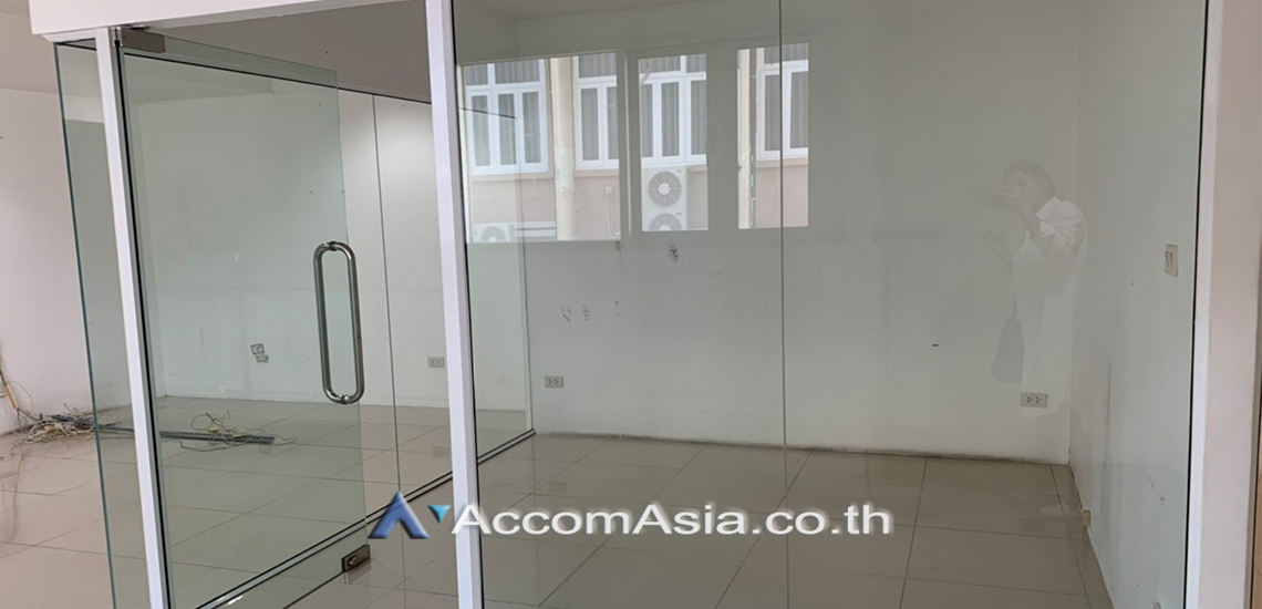  1  Office Space For Rent in Sukhumvit ,Bangkok BTS Nana at The Trendy Sukhumvit 13 AA28200