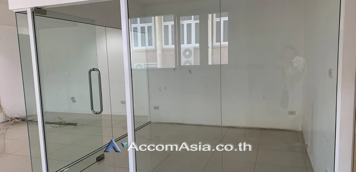 unit Office space For Rent in Sukhumvit, Bangkok  near BTS Nana (AA28200)