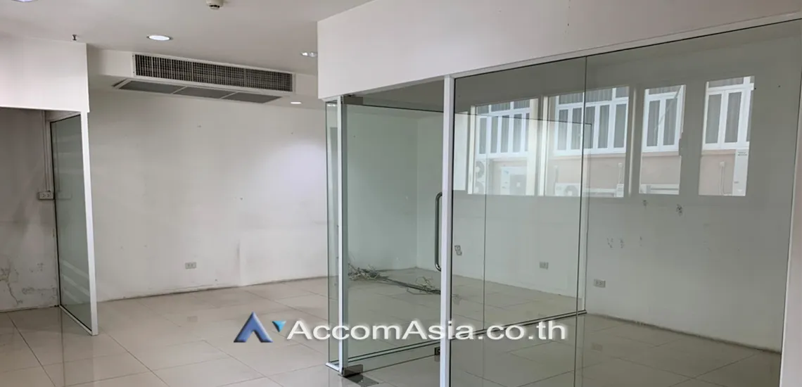 unit Office space For Rent in Sukhumvit, Bangkok  near BTS Nana (AA28200)