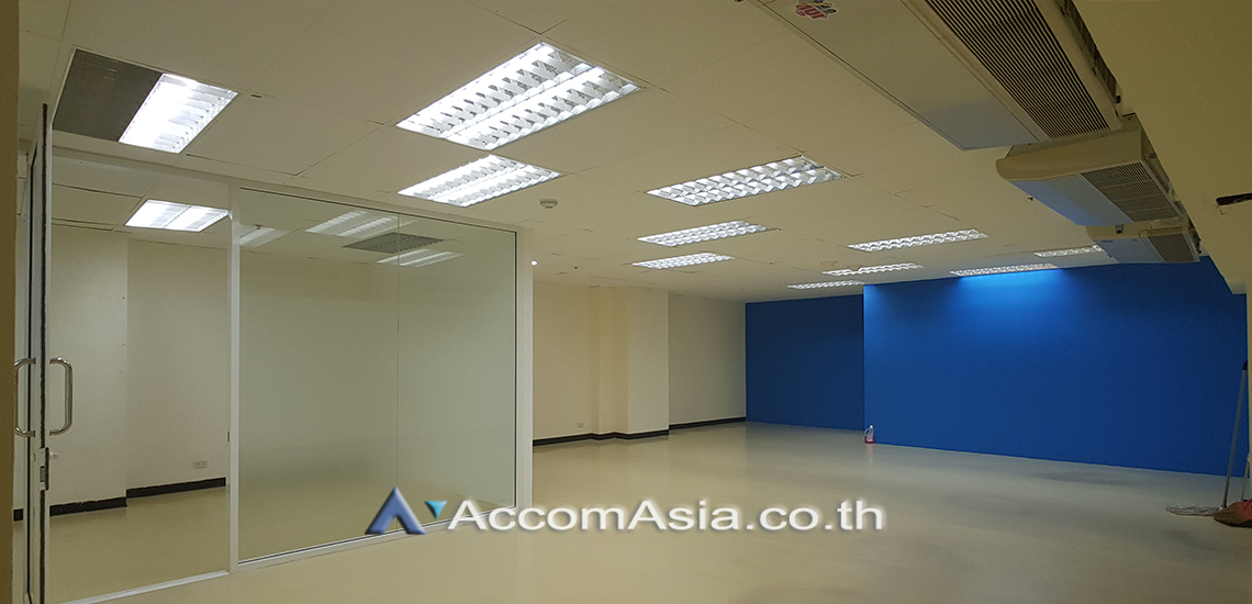  2  Office Space For Rent in Sukhumvit ,Bangkok BTS Nana at The Trendy Sukhumvit 13 AA28201