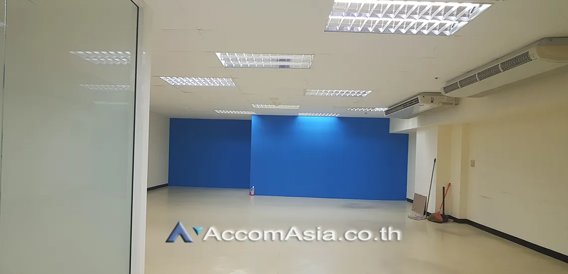  1  Office Space For Rent in Sukhumvit ,Bangkok BTS Nana at The Trendy Sukhumvit 13 AA28201