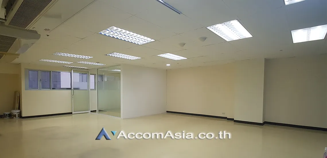 unit Office space For Rent in Sukhumvit, Bangkok  near BTS Nana (AA28201)