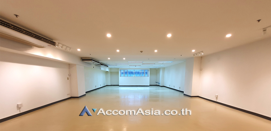  2  Studio Office Space For Rent in Sukhumvit ,Bangkok BTS Nana at The Trendy Sukhumvit 13 AA28202