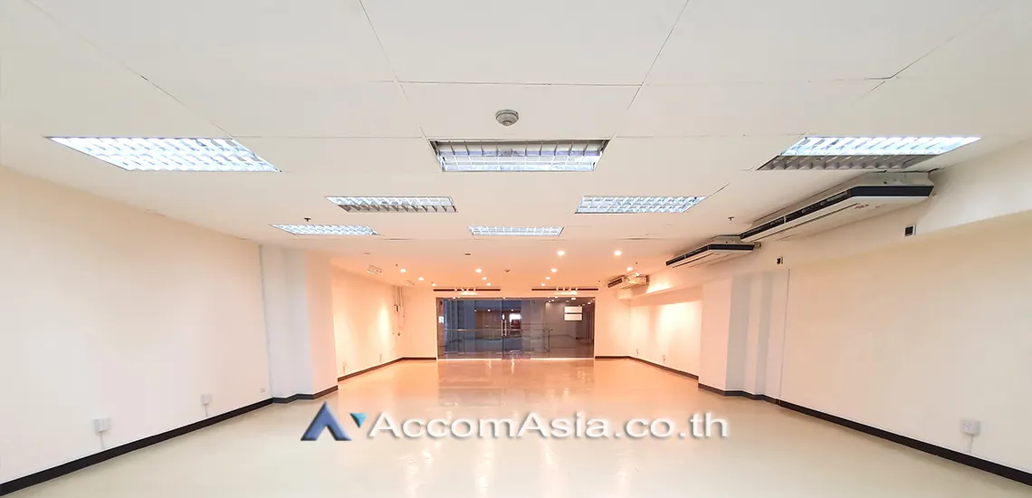 4  Studio Office Space For Rent in Sukhumvit ,Bangkok BTS Nana at The Trendy Sukhumvit 13 AA28202