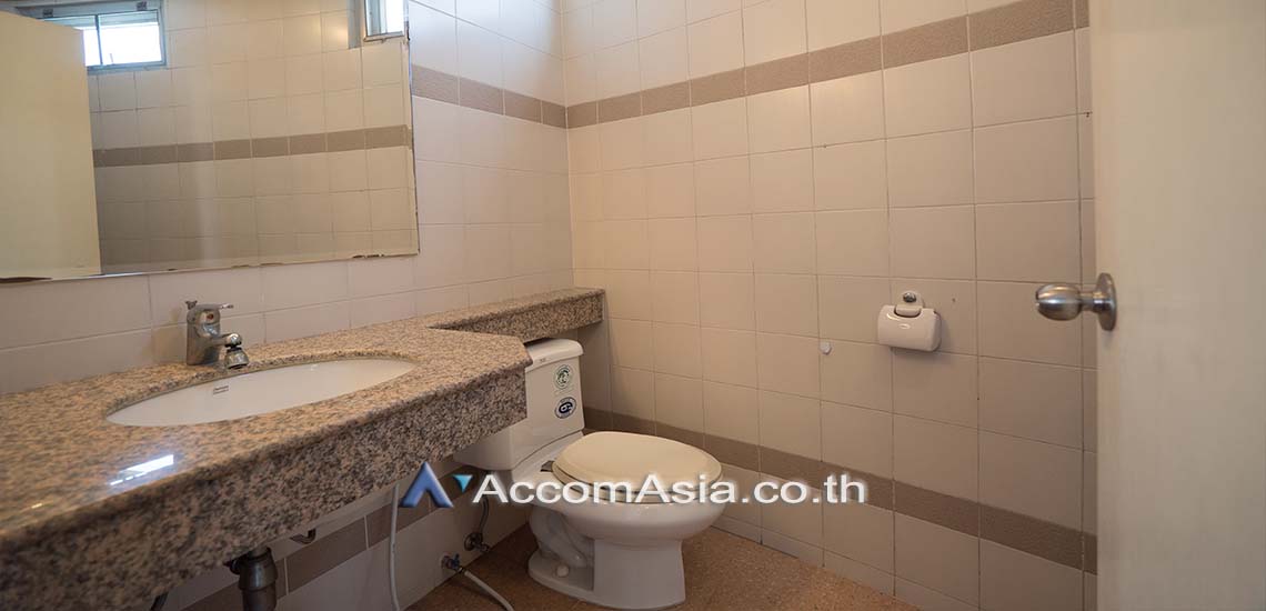 8  2 br Apartment For Rent in Sathorn ,Bangkok BTS Chong Nonsi at Low Rised Building AA28265