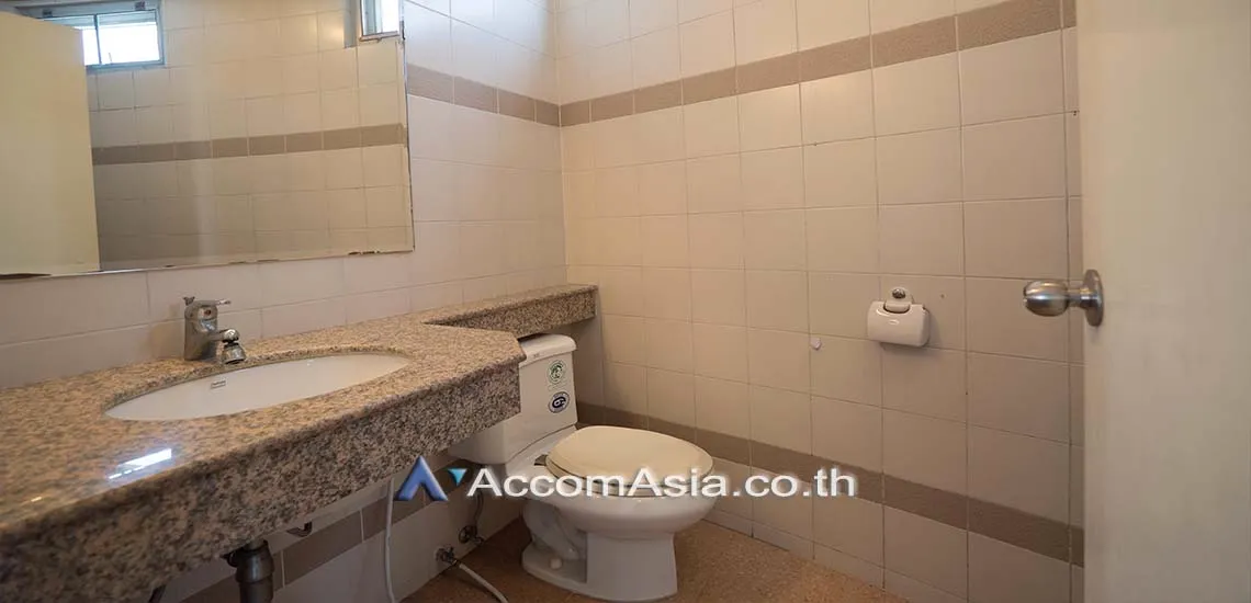 8  2 br Apartment for rent and sale in Sathorn ,Bangkok BTS Chong Nonsi at Low Rised Building AA28265