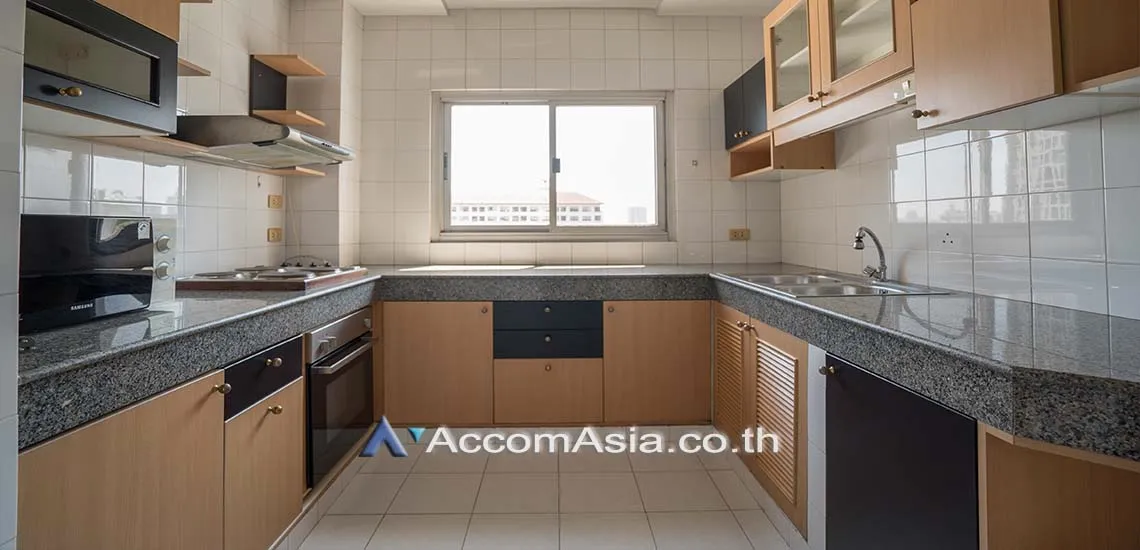 4  2 br Apartment for rent and sale in Sathorn ,Bangkok BTS Chong Nonsi at Low Rised Building AA28265