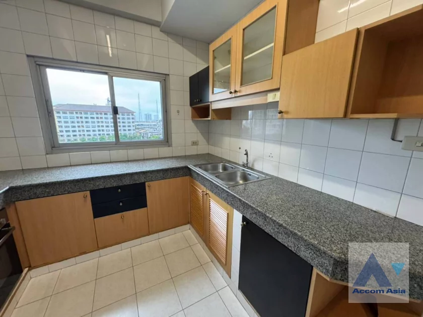 9  2 br Apartment For Rent in Sathorn ,Bangkok BTS Chong Nonsi at Low Rised Building AA28265